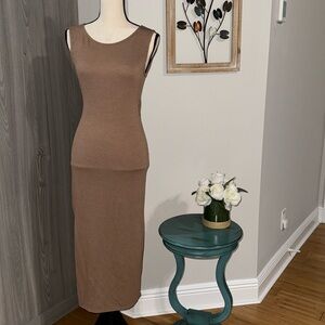 Casual brown dress.